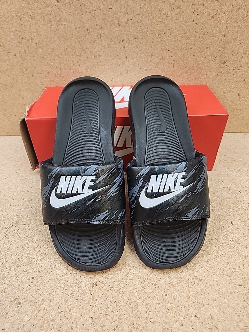 Nike Victori One Slide Black Grey Mens Size 8 CN9678 009 Slides Sandals Used